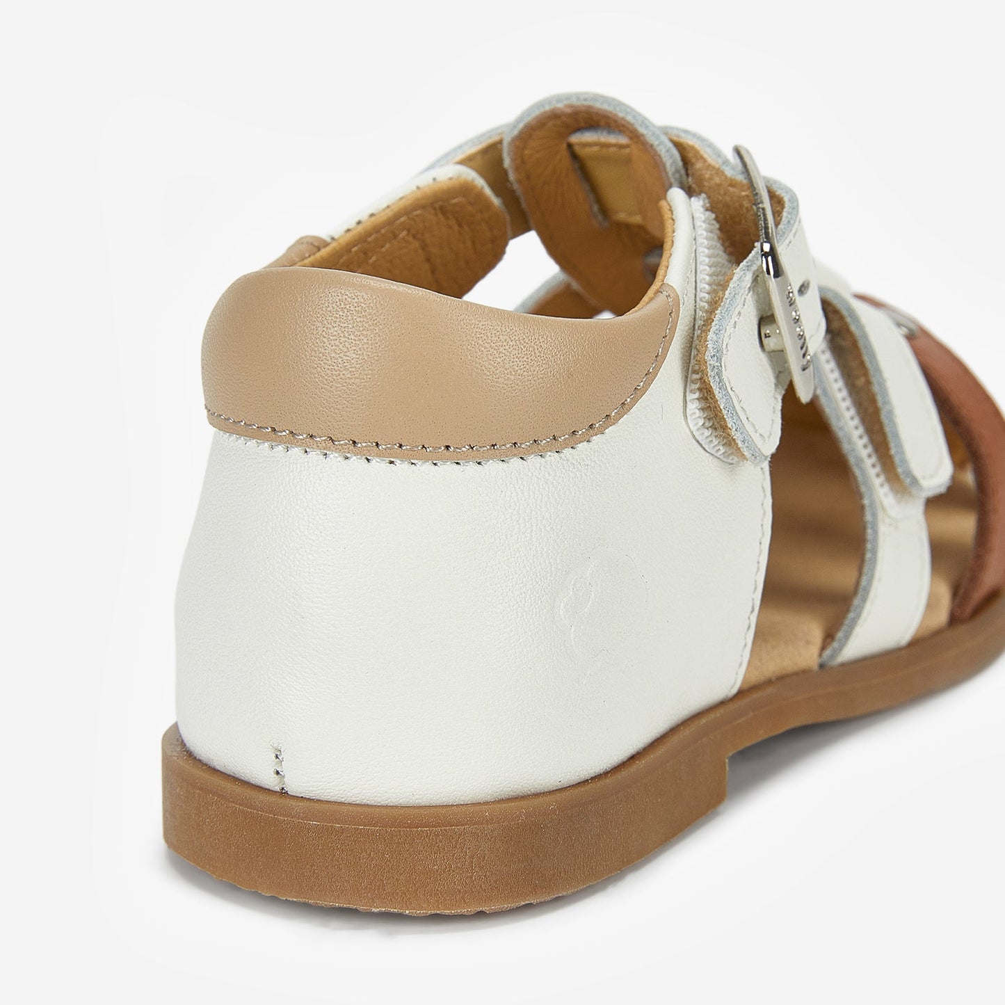Avery - Cloud White