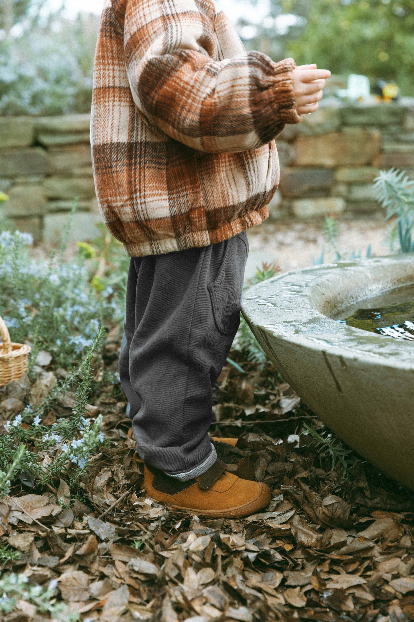 Charcoal Cuffed  Fleece Pants With Flap Pockets - Charcoal gray