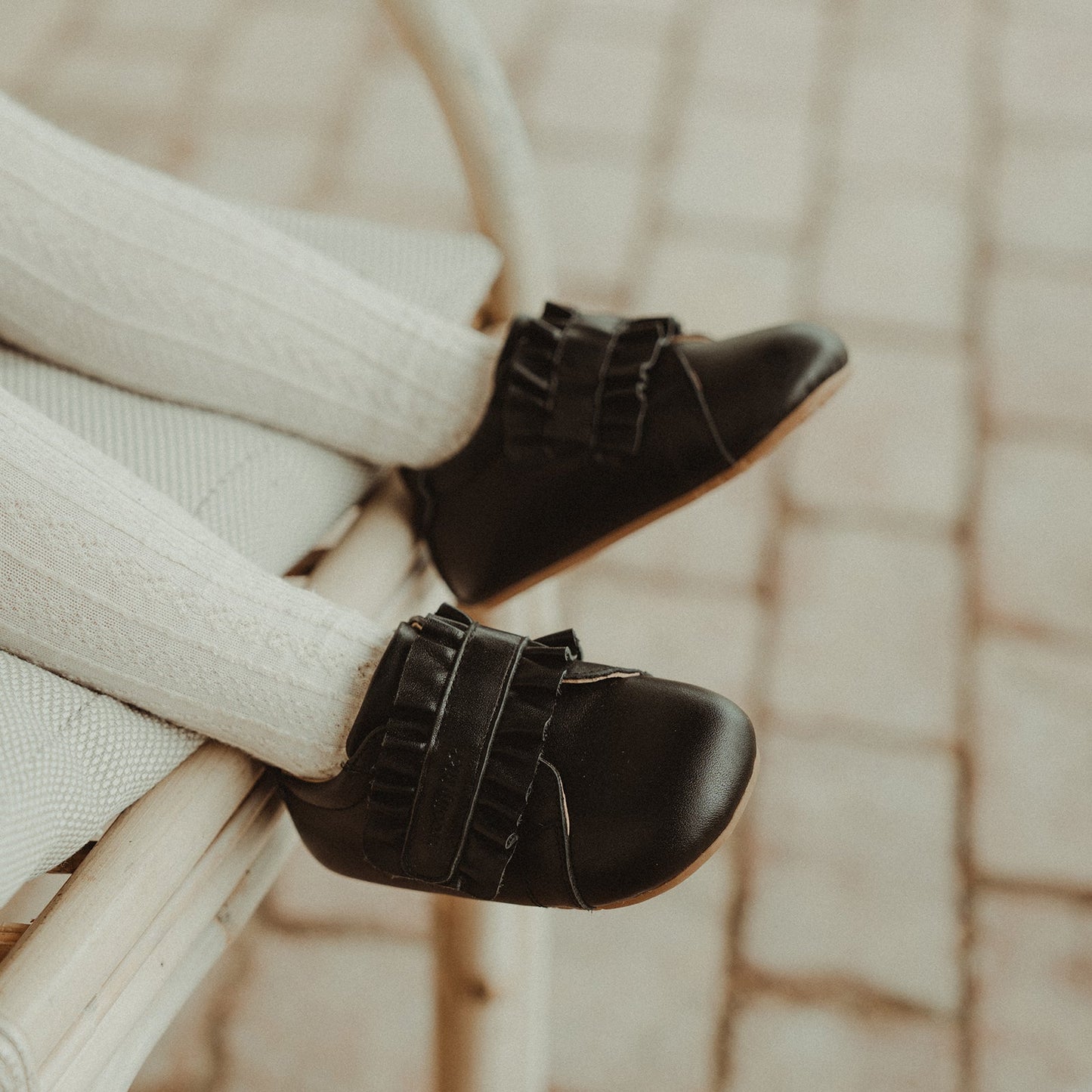 Emily - Retro Black