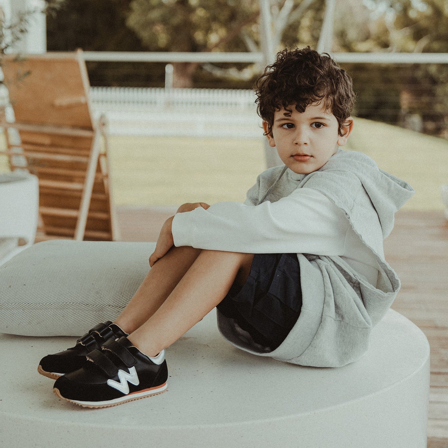 Joey - Retro Black
