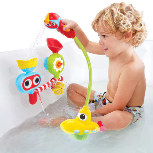 Yookidoo Submarine Spray Station - Water play becomes extreme when you’ve got a submarine… And when that award-winning submarine sprays water into the funny activity station, it sets off a string of magical chain reactions, creating endless delight and exploration during bath time.