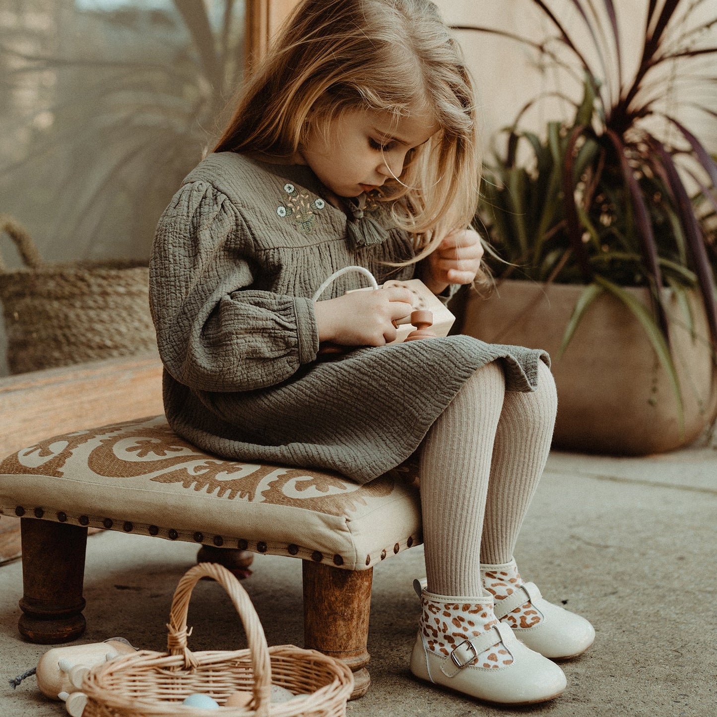 Alva - Cream White