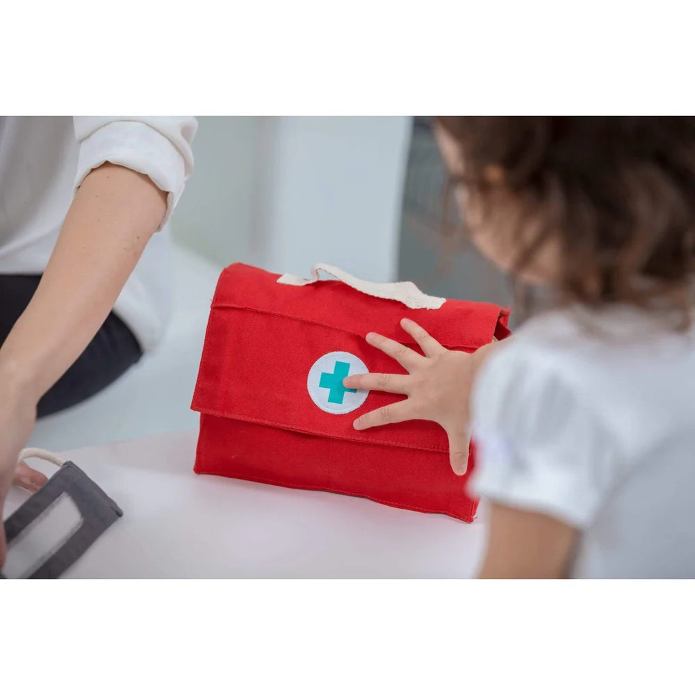 Plan Toys doctor kit