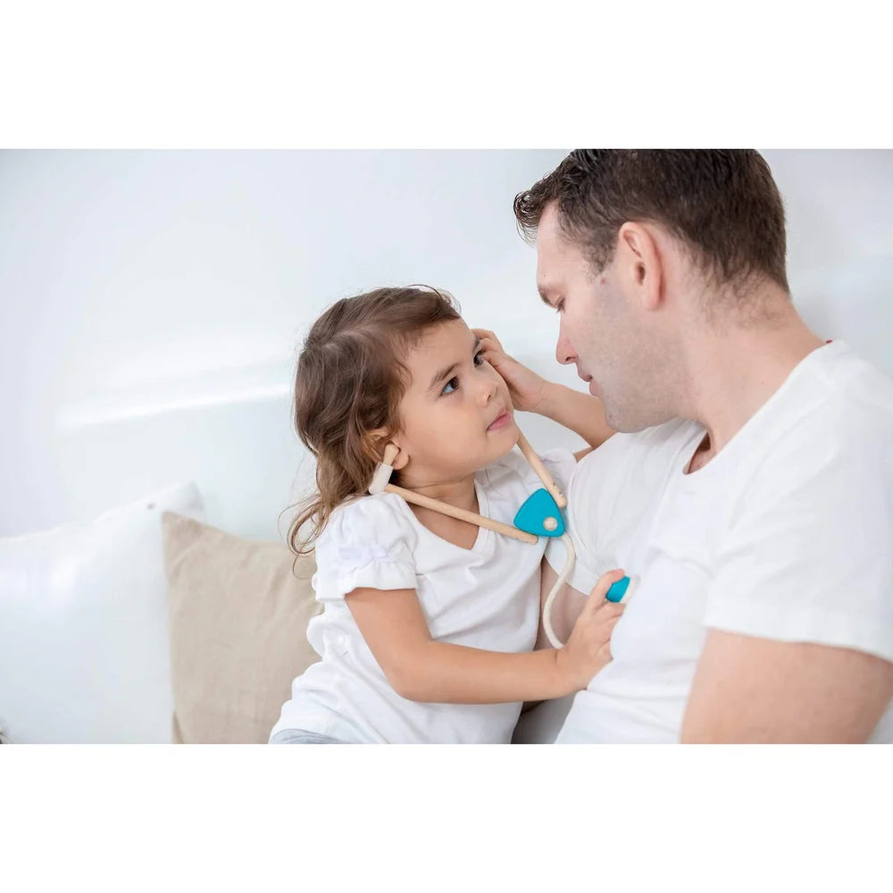 Plan Toys doctor kit